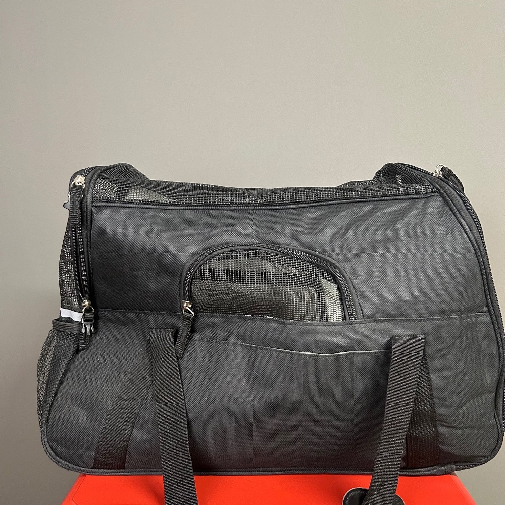 Puppy/dog Carrier like new